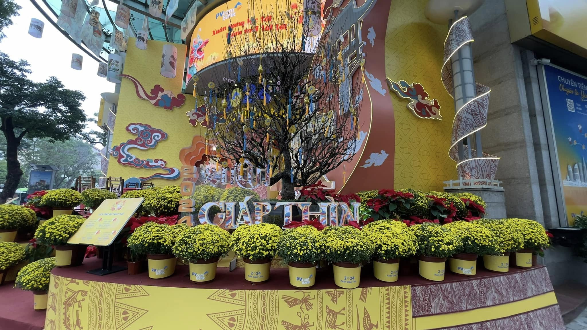Decor Pvcombank Tết