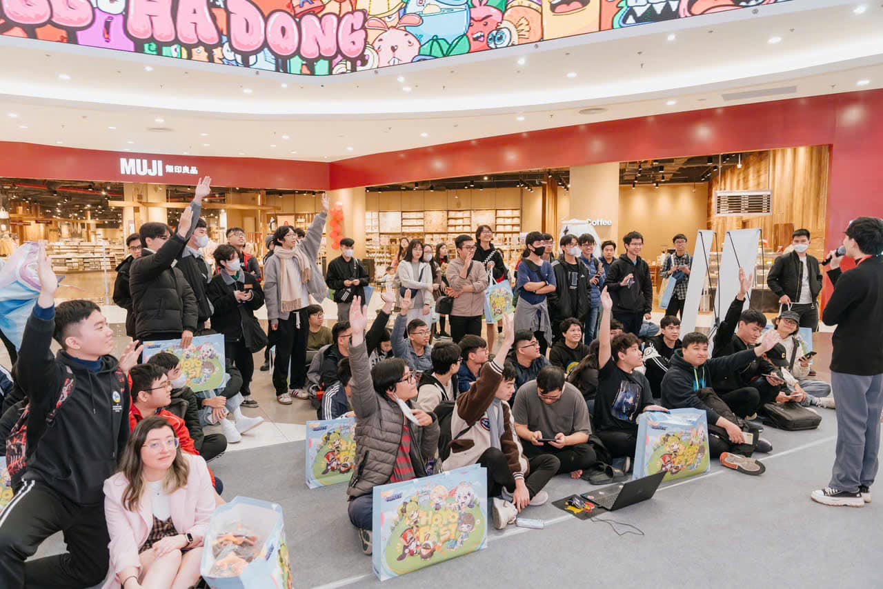 Nhóm người tham gia sự kiện