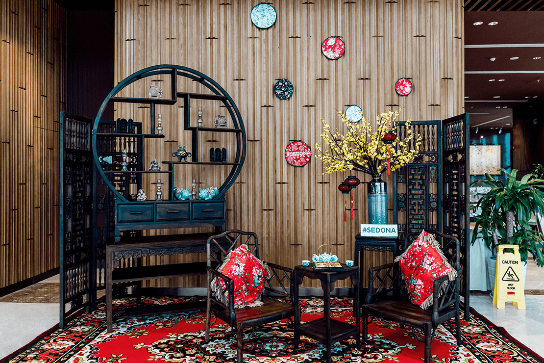 <img src="trangtrilehoi.png" alt="Trang trí lễ tết trong nhà">